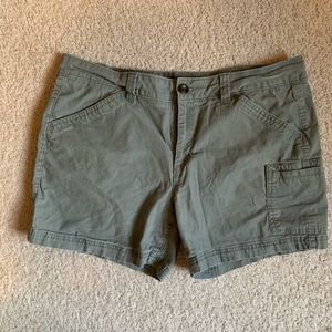 Women’s Eddie Bauer cargo shorts
